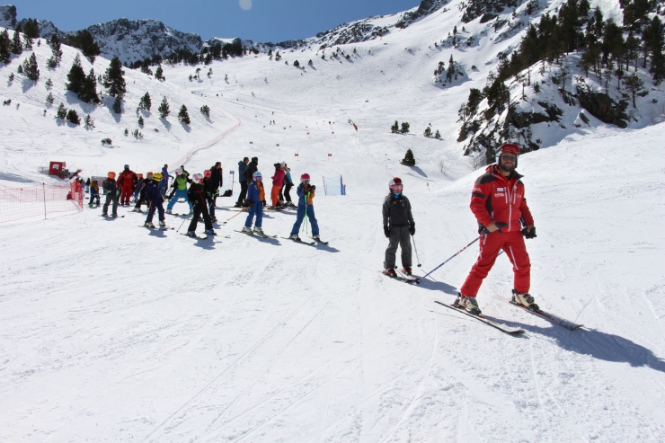 Una jornada d'esquí escolar a Arcalís.