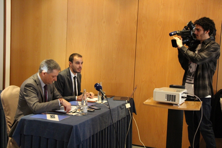 El ministre d'Economia, Competitivitat i Innovació, Gilbert Saboya, i el soci director del Registre de Morositat, David Castillo.