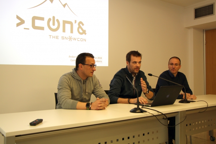 Àlex Estalés, David Julian i Jordi Celades, de l'associació Conand, expliquen els detalls del congrés.