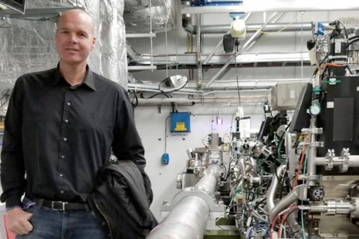Ferran Martínez durant la seva visita a l'accelerador de partícules líneals del departament d'Energia dels Estats Units a la universitat d'Stanford.