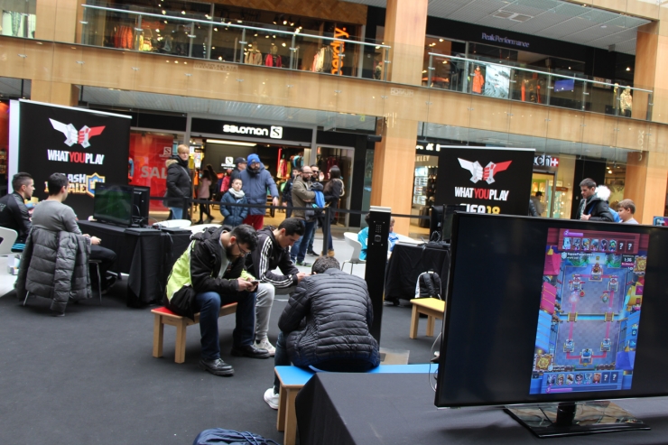 Els afeccionats als videojocs han participat al Draft de la primera LVA, a illa Carlemany, aquest dissabte al matí.