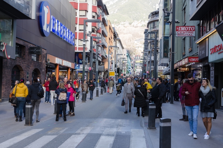 Gentada a les avingudes Meritxell i Carlemany, aquest cap de setmana.