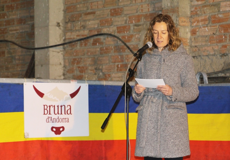 La ministra de Medi Ambient, Agricultura i Sostenibilitat, Sílvia Calvó, en el Concurs de mascles de raça bruna.