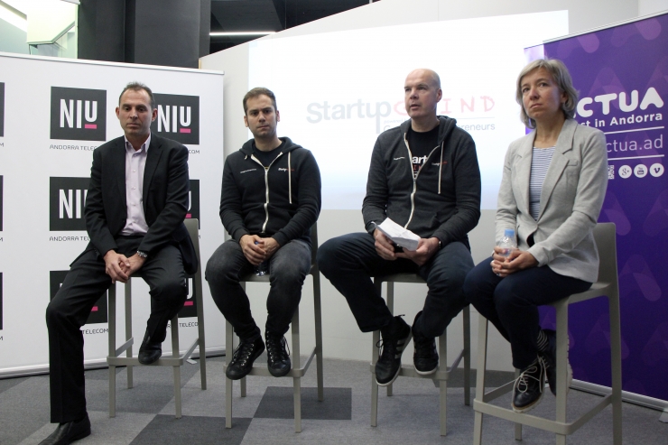 Miquel Gouarré, responsable del NIU d'Andorra Telecom; Alex Rodríguez, director d'Startup Grind al sud d'Europa; Ferran Martínez, director d'Startup Grind a Andorra, i Judit Hidalgo, directora d'Andorra Desenvolupament i Inversió (Actua), presenten el projecte d'Startup Grind.