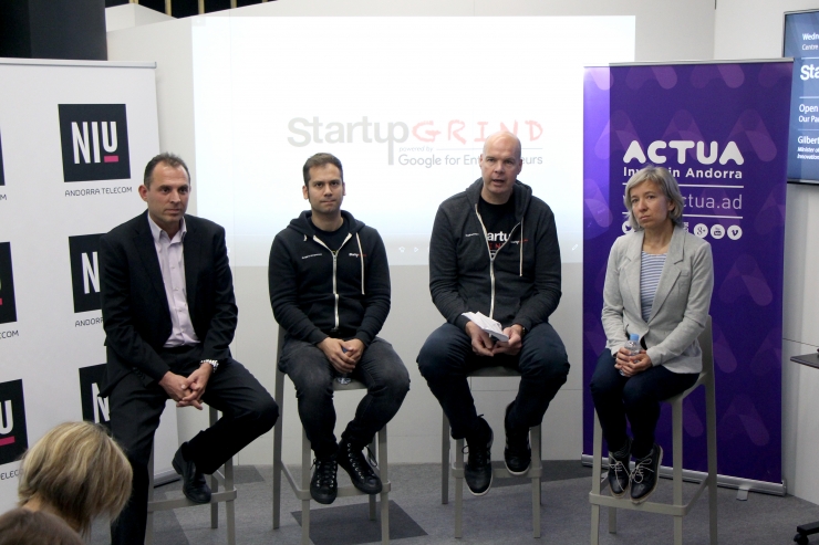 Miquel Gouarré, responsable del NIU d'Andorra Telecom; Alex  Rodríguez, director d'Startup Grind al sud d'Europa; Ferran Martínez,  director d'Startup Grind a Andorra, i Judit Hidalgo, directora d'Andorra  Desenvolupament i Inversió (Actua), presenten el projecte d'Startup  Grind.