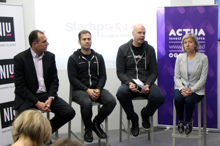 Miquel Gouarré, responsable del NIU d'Andorra Telecom; Alex  Rodríguez, director d'Startup Grind al sud d'Europa; Ferran Martínez,  director d'Startup Grind a Andorra, i Judit Hidalgo, directora d'Andorra  Desenvolupament i Inversió (Actua), presenten el projecte d'Startup  Grind.