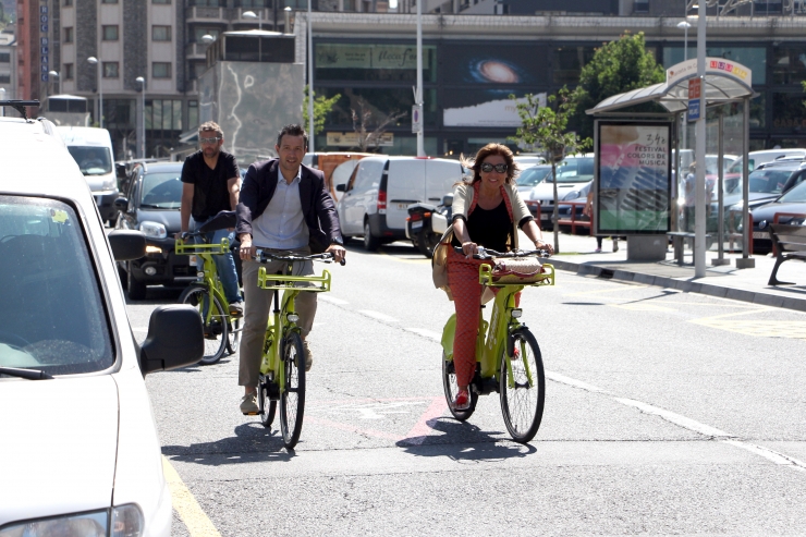 La cònsol major d'Andorra la Vella, Conxita Marsol, i el conseller de Medi Ambient i Innovació, David Astrié, el dia de la presentació de Cicland.