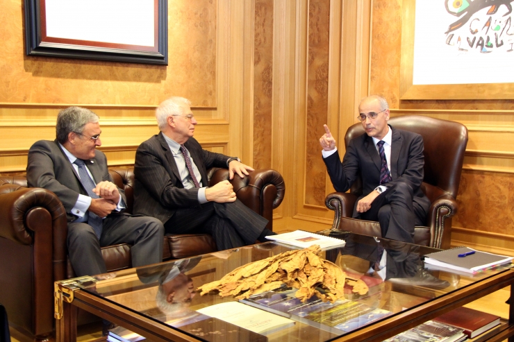 Un moment de la trobada del ministre d'Afers Exteriors espanyol, Josep Borrell, amb el cap de Govern, Toni Martí.