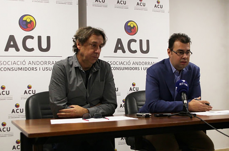 El president de l'ACU, Lluís Ferreira (dreta), durant la roda de premsa de presentació d'aquest dimecres.