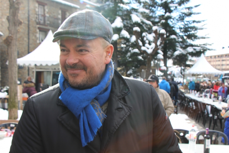 El cònsol major, Jordi Torres, durant la celebració de l'escudella tradicional de Sant Antoni l'any passat.
