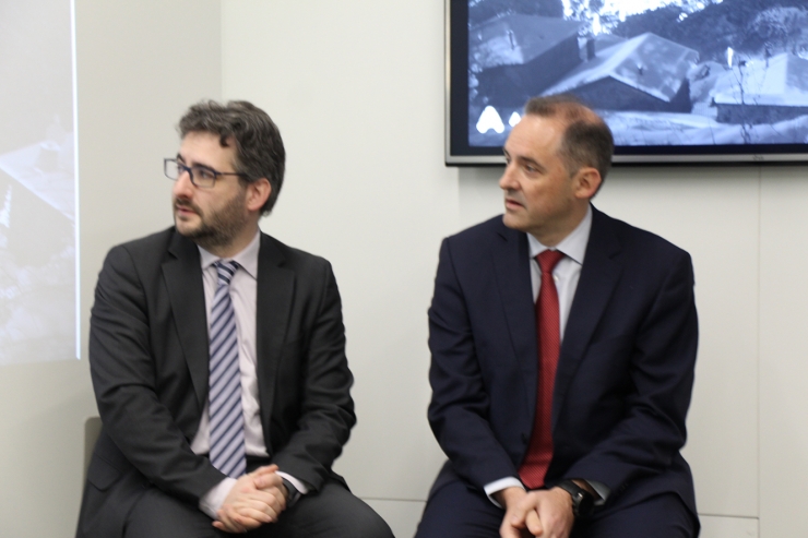El ministre d'Educació i Ensenyament Superior, Eric Jover, i el director general d'Andorra Telecom, Jordi Nadal.