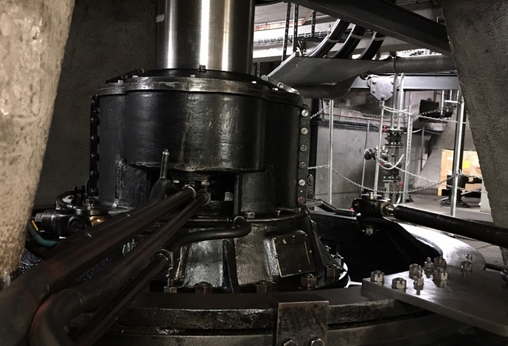 Interior de la central hidroelèctrica de FEDA.