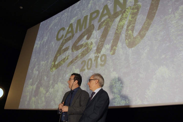 El gerent d'Andorra Turisme, Betim Budzaku, i el ministre de Turisme en funcions, Francesc Camp, durant la presentació de la campanya d'estiu.