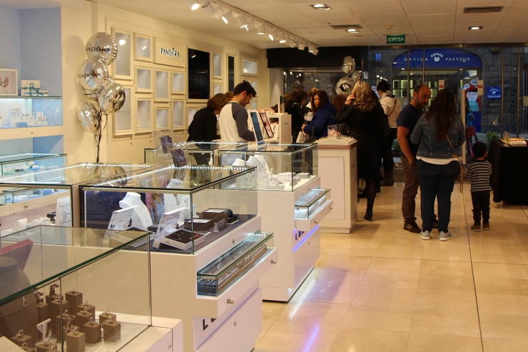 Nou espai remodelat dedicat al fabricant Pandora.