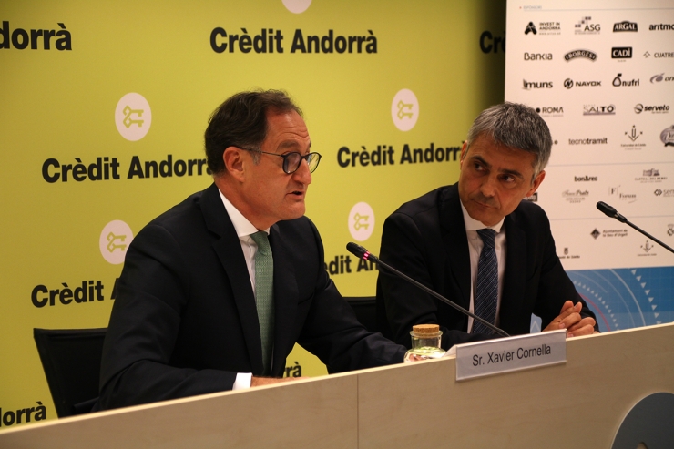 El conseller executiu i director general de Crèdit Andorrà, Xavier Cornella, i el president de la Trobada Empresarial al Pirineu, Vicenç Voltes, en la roda de premsa de presentació de la cita.