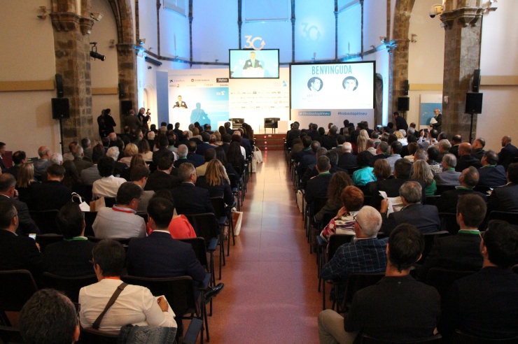 El president de la Trobada Empresarial al Pirineu, Vicenç Voltes, durant el parlament de benvinguda.