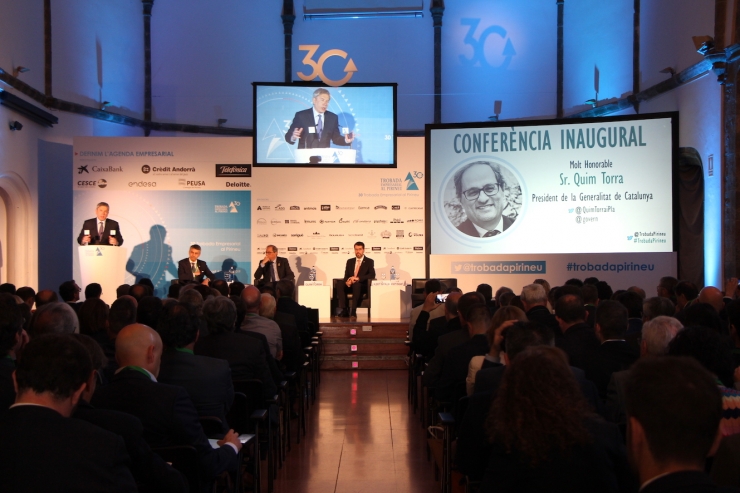 Vista general de la sala Sant Domènec a l'inici de la segona jornada de la Trobada Empresarial al Pirineu.