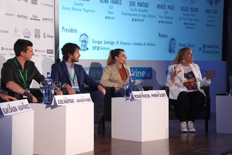 Un moment de la taula rodona sobre 'start-ups' dins la Trobada Empresarial al Pirineu, aquest divendres a la tarda.