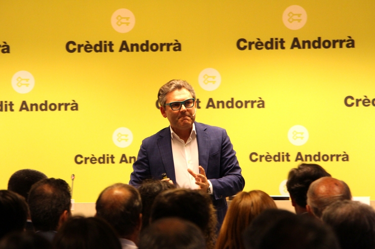 El divulgador econòmic i consultor en transformació i estratègia digital, Marc Vidal, durant la xerrada.