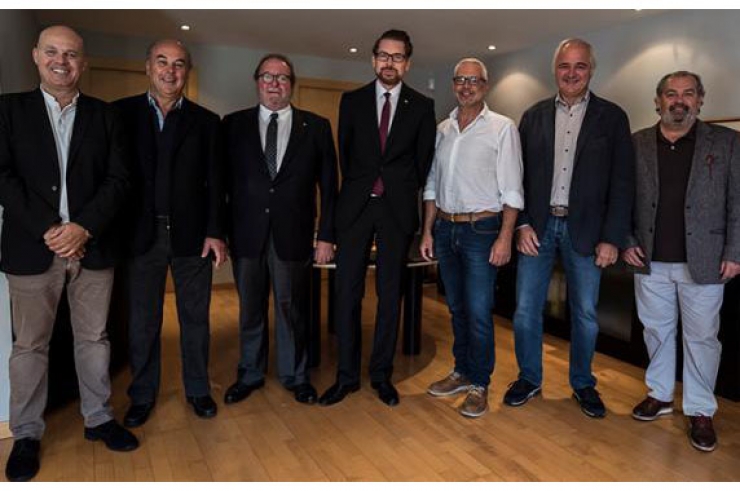 
La formalització de l'acord entre Jocs i Novomatic.
