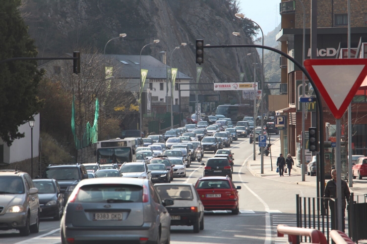 Cues a l'entrada a Sant Julià.