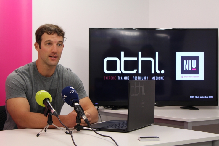 L'emprenedor Albert Piñol, durant la presentació de l'aplicació ATHL Exercise.
