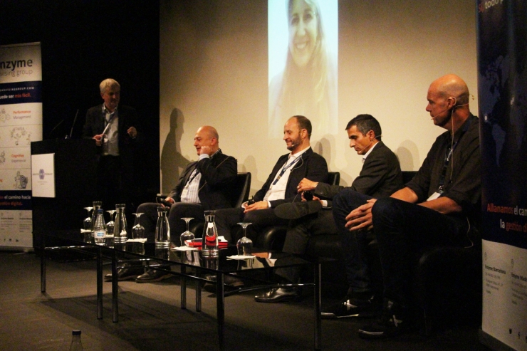 La taula rodona en la qual hi han participat alguns dels ponents de la jornada 'El blockchain aplicat a les empreses'.