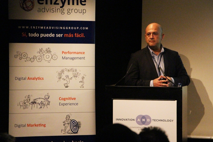 El ponent Ramón Cano durant la seva intervenció.