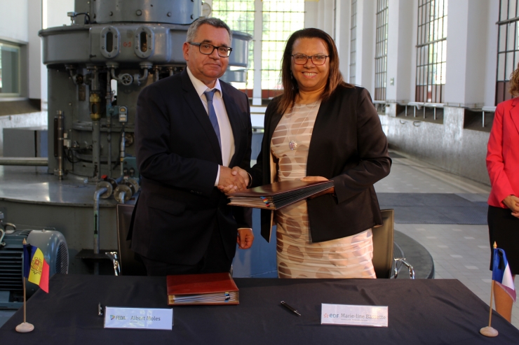 Signatura del conveni de col·laboració entre FEDA i la francesa EDF.