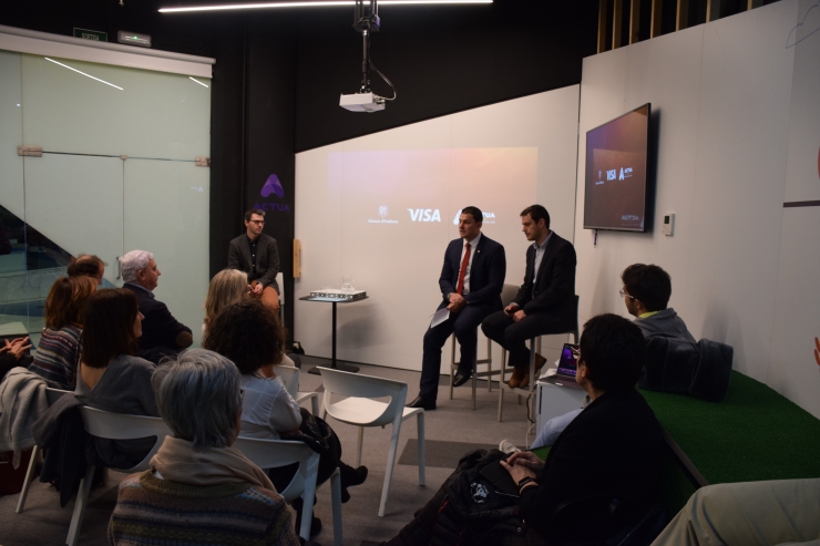 Públic assistent en l'esdeveniment informatiu sobre les dades de l'acord amb VISA.