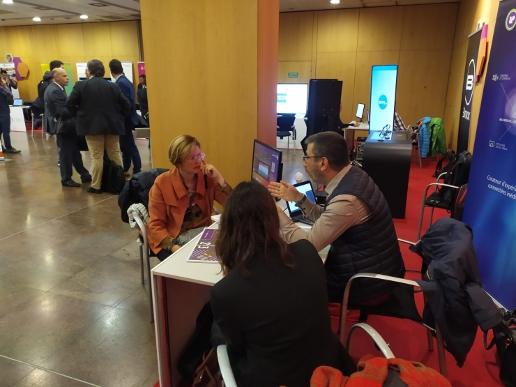 Una empresa informa sobre serveis per tal de millorar la presència a Internet.