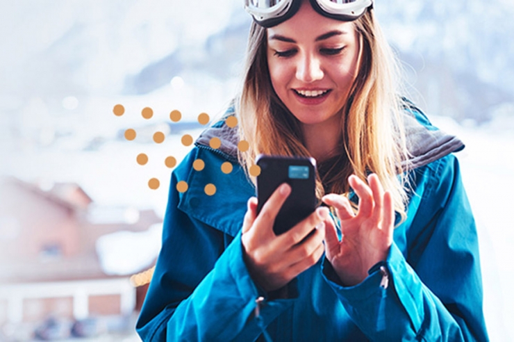 Les noves targetes es poden posar al revers del mòbil i permeten el pagament sense contacte.