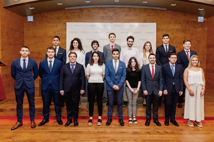 Una imatge d'estudiants que han fet pràctiques a Andbank.