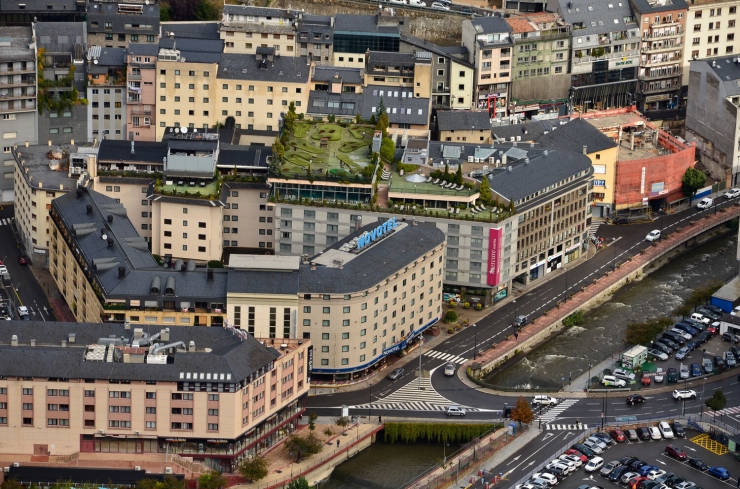 Vista aèria d'alguns hotels de la capital.