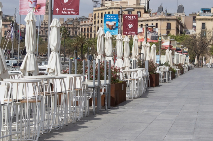 Terrasses desmuntades en una destinació turística.