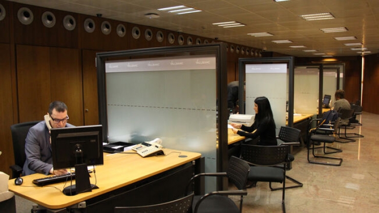 Una oficina financera d'Andorra la Vella.