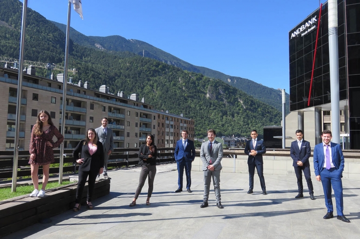 Els joves que faran pràctiques aquest estiu a Andbank.