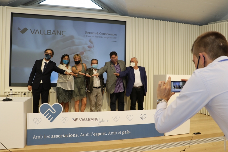Foto de grup dels beneficiats per la iniciativa R&C de Vall Banc.
 