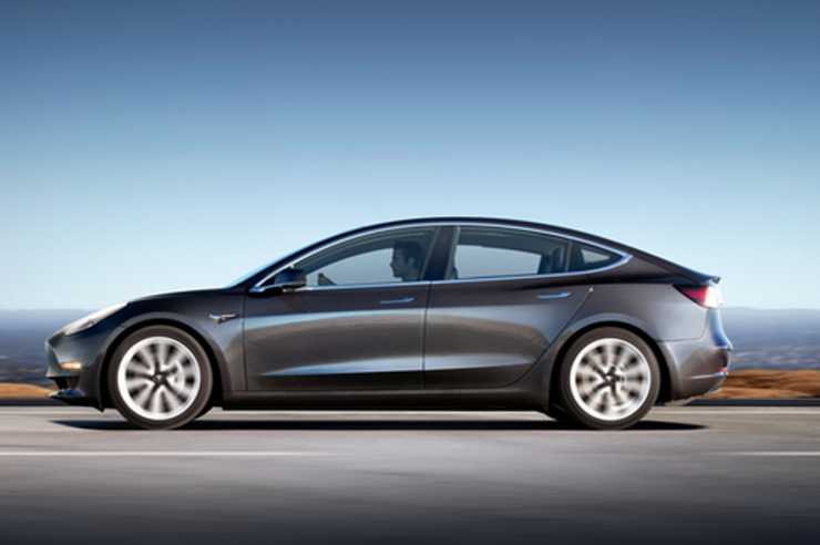 Un vehicle de la marca Tesla.