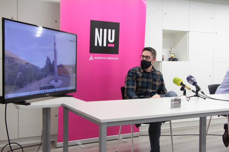L'emprenedor Xavi Camacho, durant la presentació de l''start-up' al Niu d'Andorra Telecom.