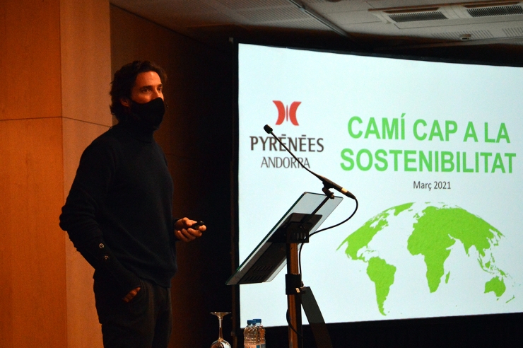 Un moment de la xerrada de Javier Goyeneche.