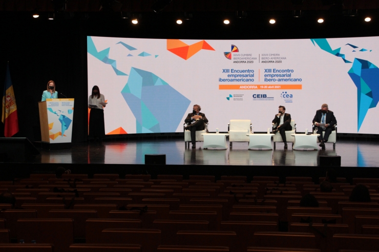 Un moment del panel sobre energia i transició ecològica on ha participat la ministra de Medi Ambient, Agricultura i Sostenibilitat, Sílvia Calvó.