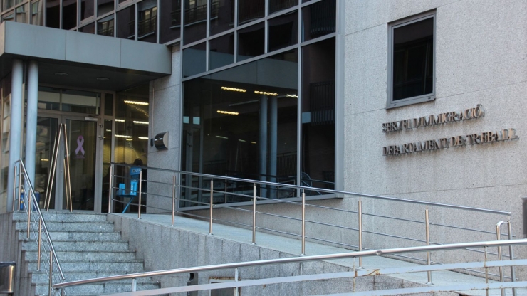 El Servei d'Immigració.