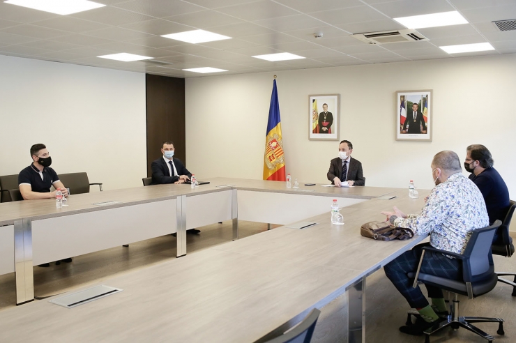 Una de les trobades passades entre l'executiu i els locals d'oci nocturn, i bars i restaurants.