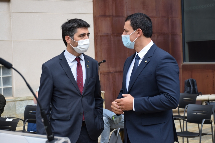 El ministre de Presidència, Economia i Empresa, Jordi Gallardo, i el vicepresident de la Generalitat de Catalunya, Jordi Puigneró, moments previs a la roda de premsa posterior a la reunió celebrada aquest dijous.