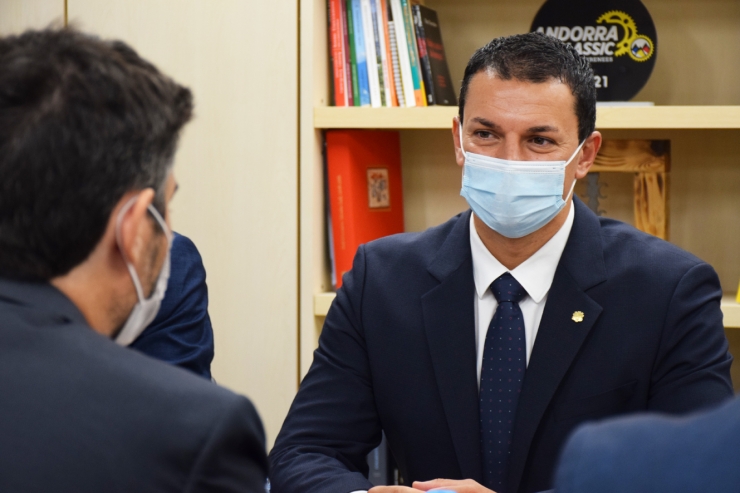 El ministre de Presidència, Economia i Empresa, Jordi Gallardo, durant la reunió d'aquest dijous amb el vicepresident de la Generalitat de Catalunya, Jordi Puigneró.