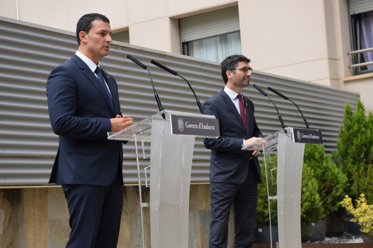 El ministre de Presidència, Economia i Empresa, Jordi Gallardo, i el vicepresident de la Generalitat de Catalunya, Jordi Puigneró, durant la roda de premsa posterior a la reunió celebrada aquest dijous.