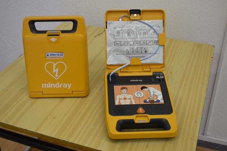 Un desfibril·lador com els que s'instal·laran al Grup Pyrénées.