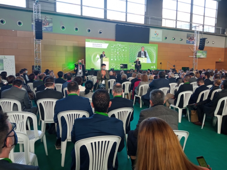 Assistents a la 32a Trobada Empresarial al Pirineu, aquest dijous al pavelló de la Seu d'Urgell.