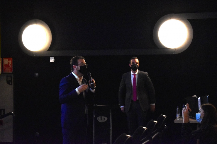 El gerent d'Andorra Turisme, Betim Budzaku, i el ministre de Turisme i Telecomunicacions, Jordi Torres, durant la presentació de la campanya.